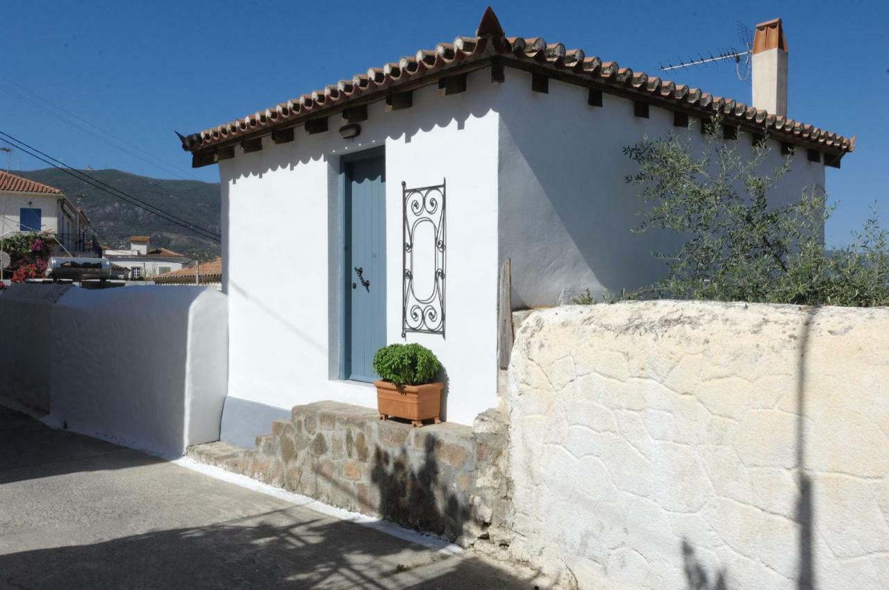 Anemone Residence Poros Town Bagian luar foto